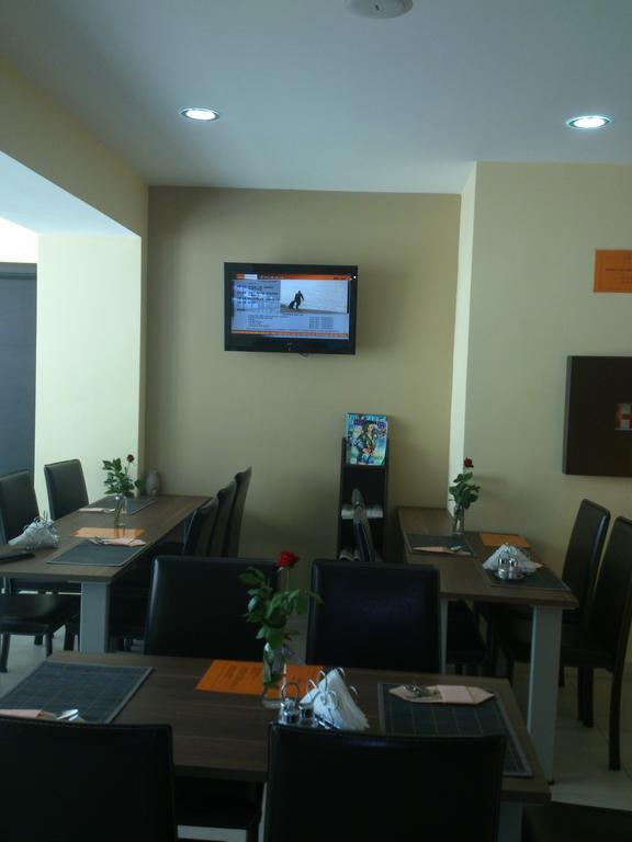 Garni Hotel Contact Belgrade Exterior photo