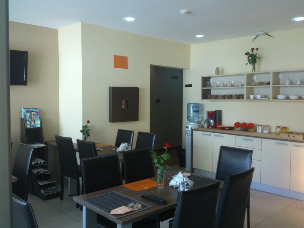 Garni Hotel Contact Belgrade Exterior photo