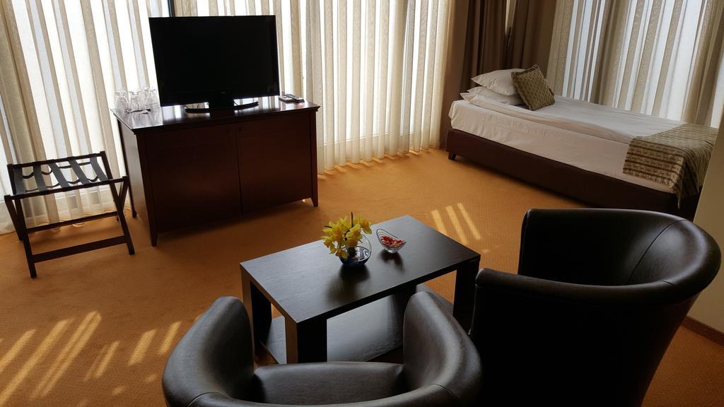 Garni Hotel Contact Belgrade Exterior photo
